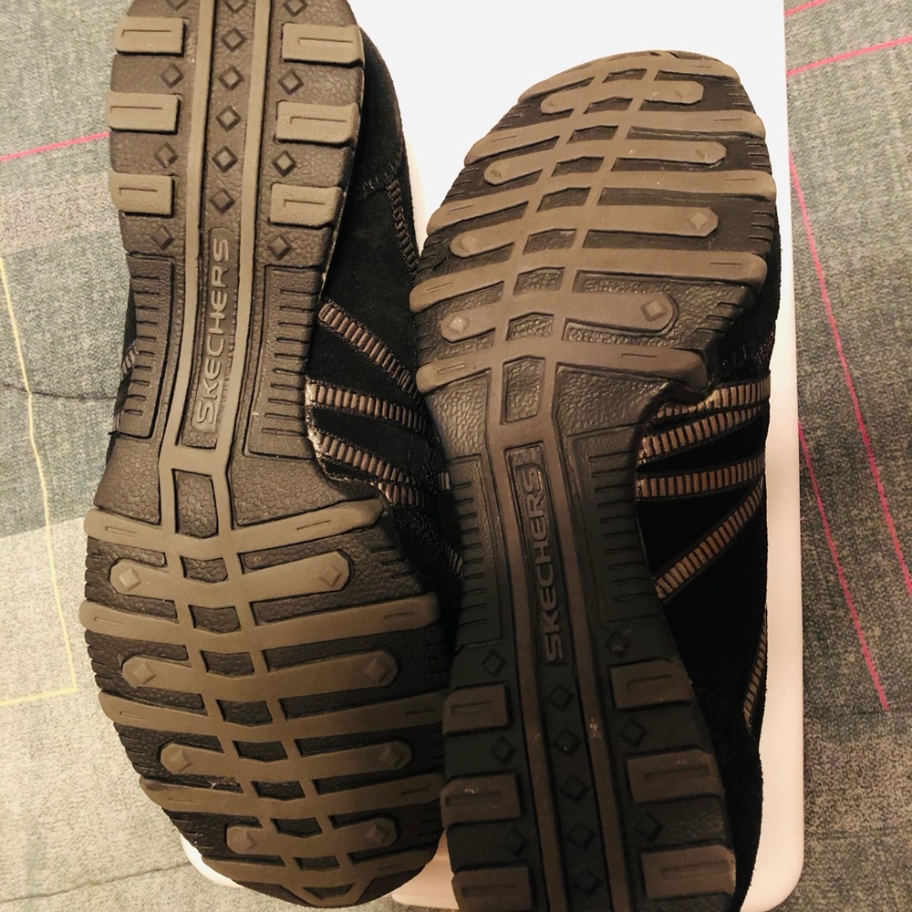 Sketchers Air Cooled Memory Foam Sneaks - image 4